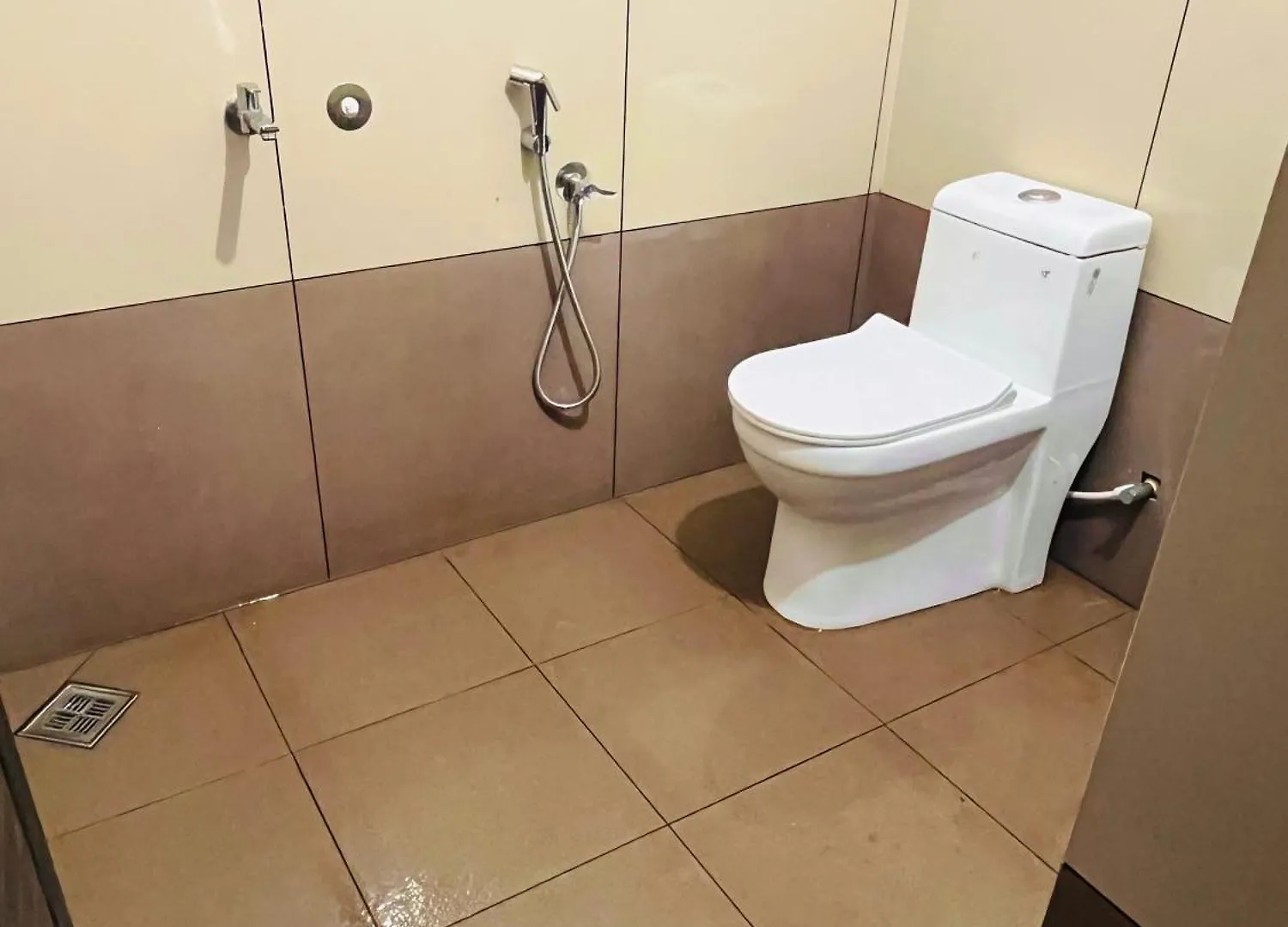 Montage Villa Kozhikode 0*,
