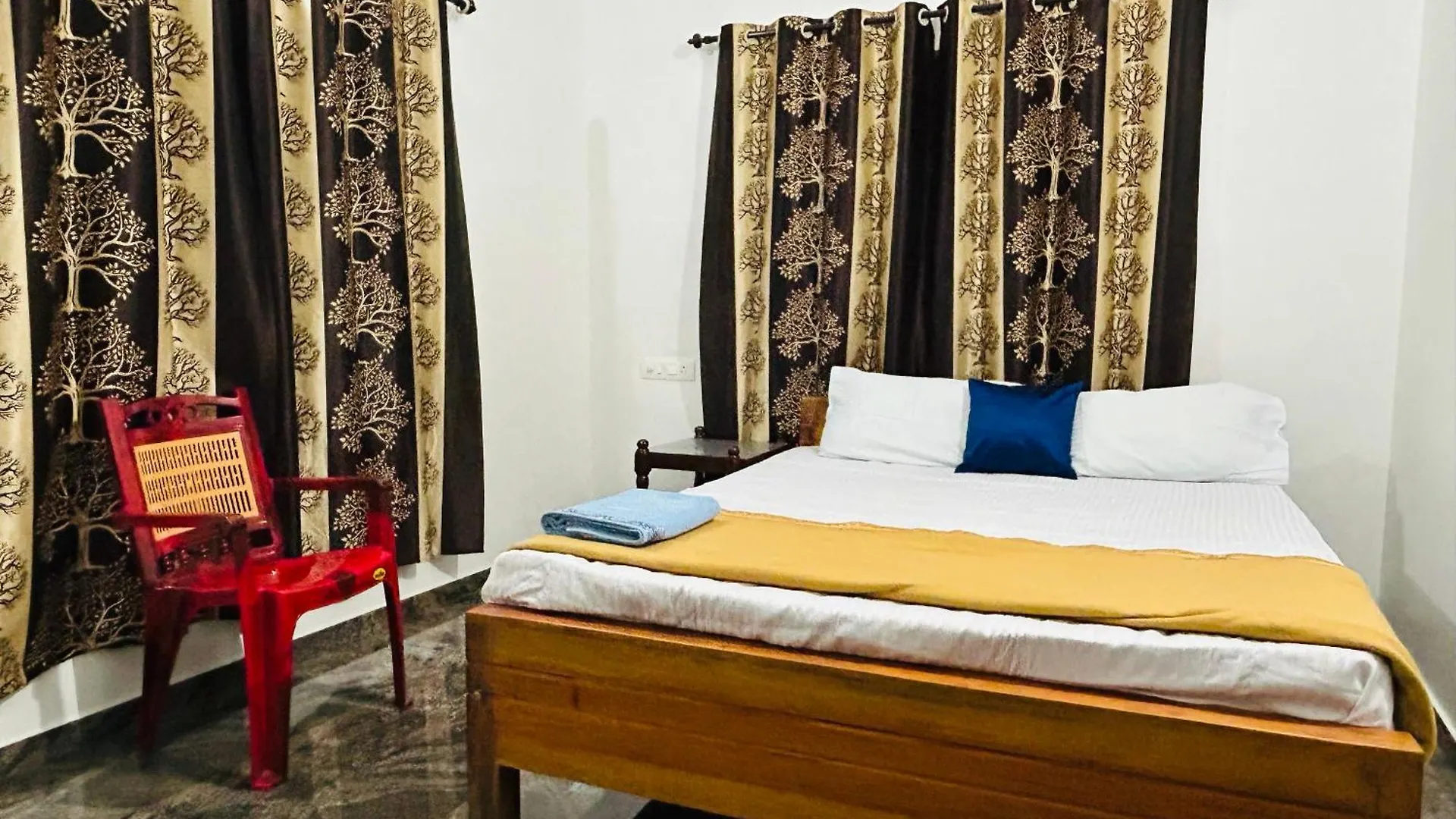 Montage Villa Kozhikode 0*,